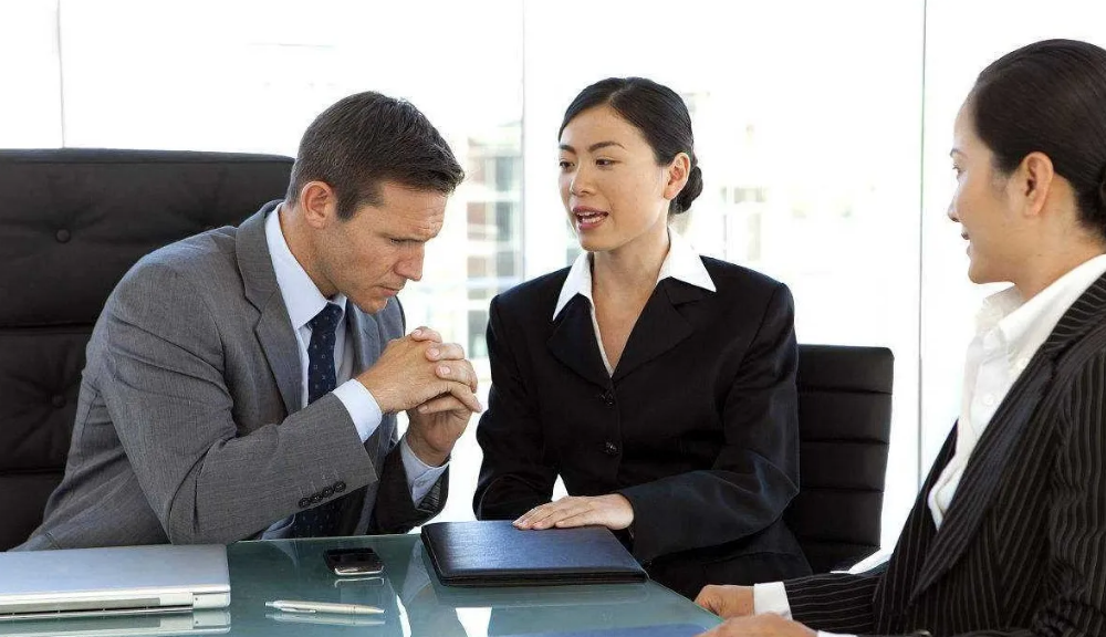 口譯翻譯現(xiàn)場經(jīng)常會出現(xiàn)一些錯誤導(dǎo)致的原因是什么？